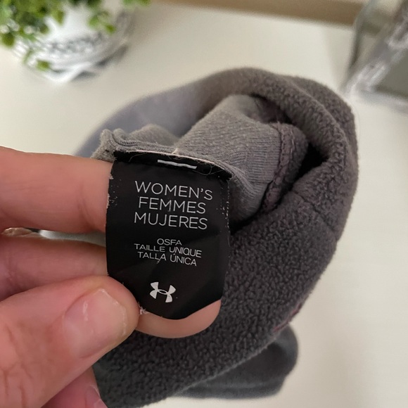 Under Armour Women ColdGear Infrared Storm Blustery Beanie Ponytail Gray pink - Picture 5 of 7